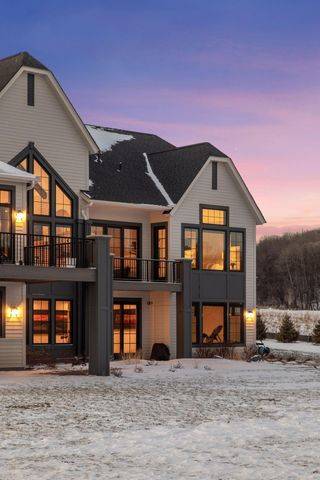 5671 Oakridge Trail S, Afton, MN 55001