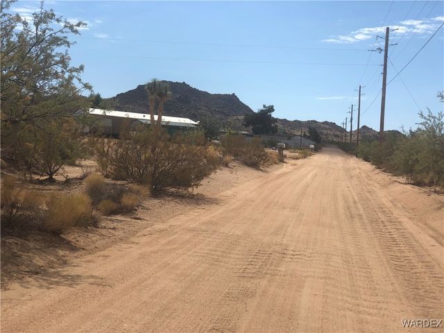 10210 N Boulder Road, Kingman, AZ 86401