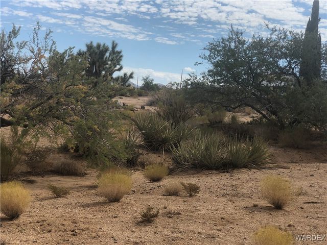 10210 N Boulder Road, Kingman, AZ 86401