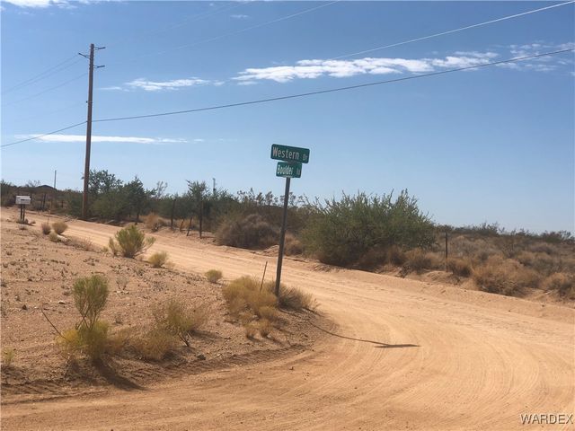 10210 N Boulder Road, Kingman, AZ 86401