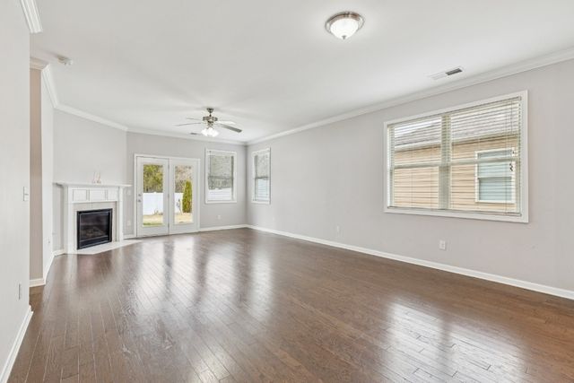 945 Manson Crossing Dr, Murfreesboro, TN 37128