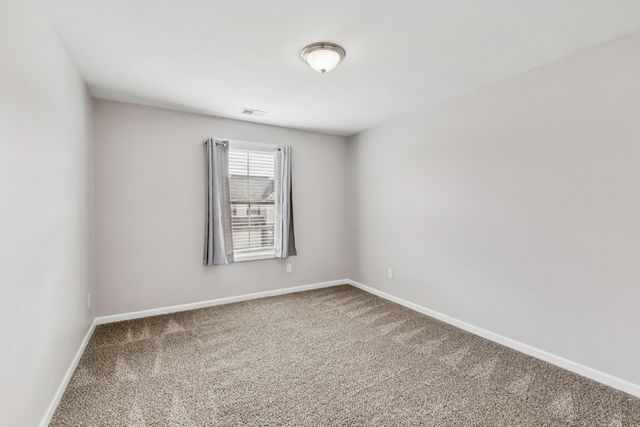 945 Manson Crossing Dr, Murfreesboro, TN 37128