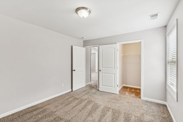 945 Manson Crossing Dr, Murfreesboro, TN 37128