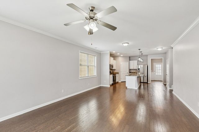 945 Manson Crossing Dr, Murfreesboro, TN 37128