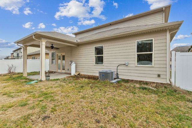 945 Manson Crossing Dr, Murfreesboro, TN 37128