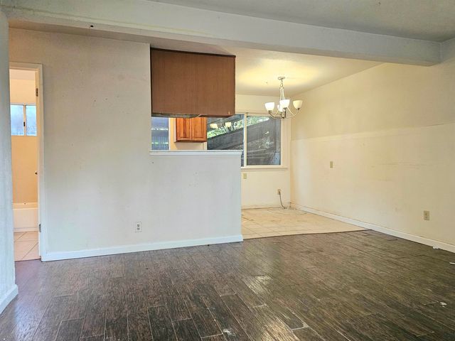 2443 Grande Vista Ave, Oakland, CA 94601