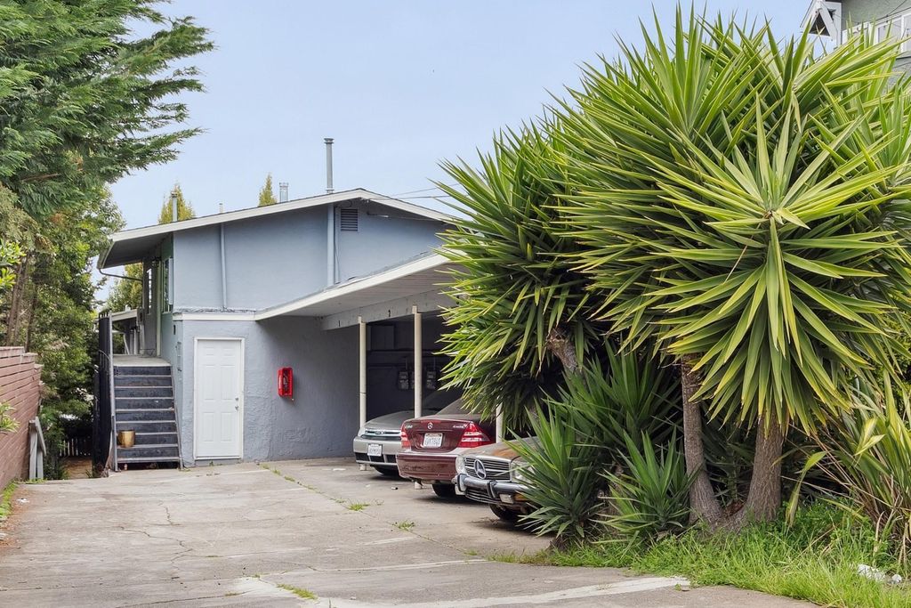 2443 Grande Vista Ave, Oakland, CA 94601