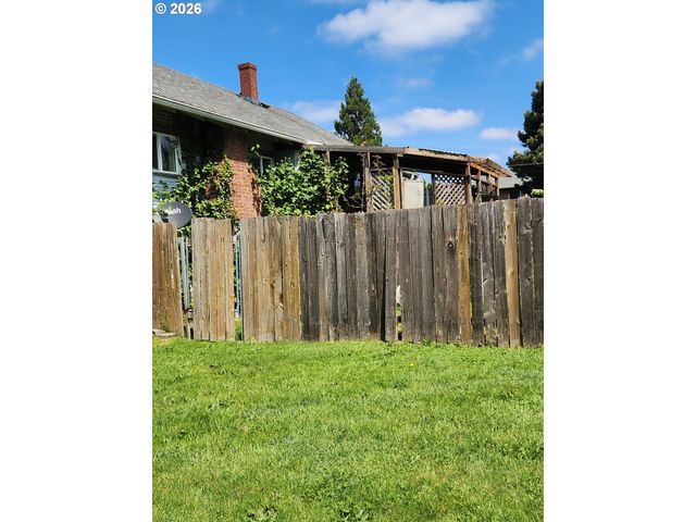 5107 N VANDERBILT St, Portland, OR 97203