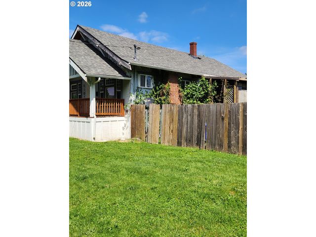 5107 N VANDERBILT St, Portland, OR 97203