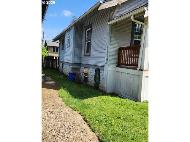 5107 N VANDERBILT St, Portland, OR 97203