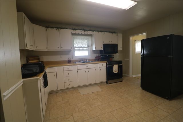 449 Spring St, Centerville, PA 15358