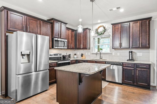 2523 Hedgeway Circle, Kennesaw, GA 30144