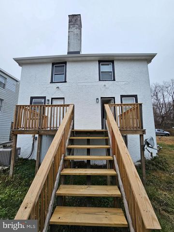 48 OLD LANCASTER RD, Devon, PA 19333