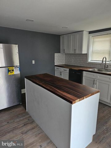 48 OLD LANCASTER RD, Devon, PA 19333
