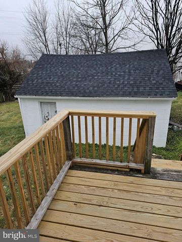 48 OLD LANCASTER RD, Devon, PA 19333