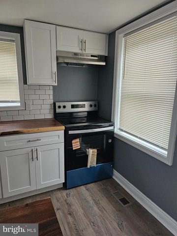 48 OLD LANCASTER RD, Devon, PA 19333