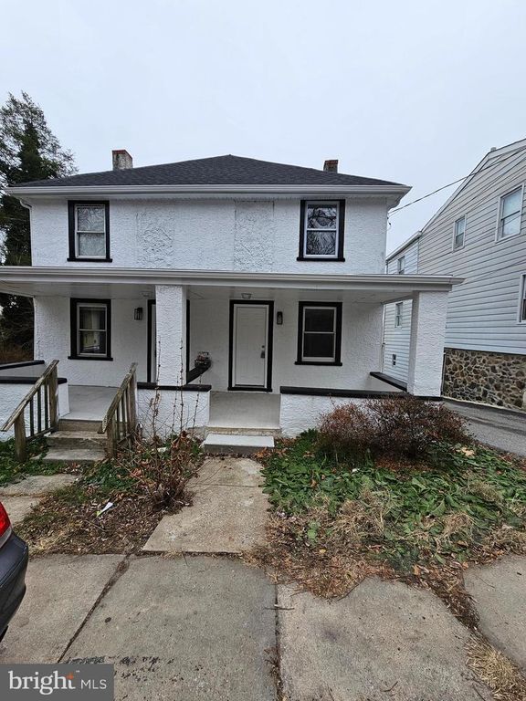 48 OLD LANCASTER RD, Devon, PA 19333
