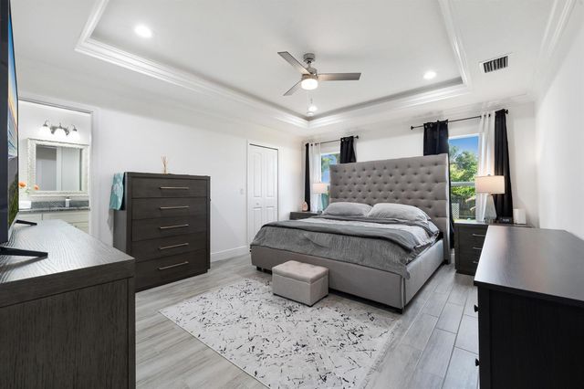 981 SW California Boulevard, Port St. Lucie, FL 34953