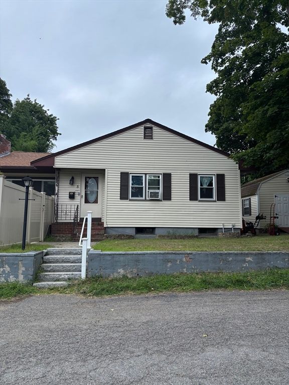 5 Clarner Rd, Lynn, MA 01904