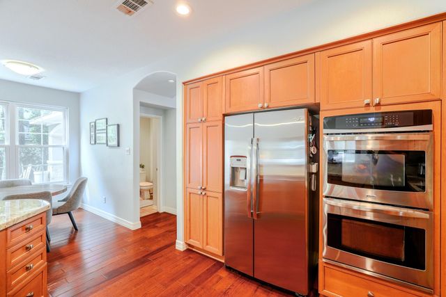 22 Vinca Trail, The Woodlands, TX 77382