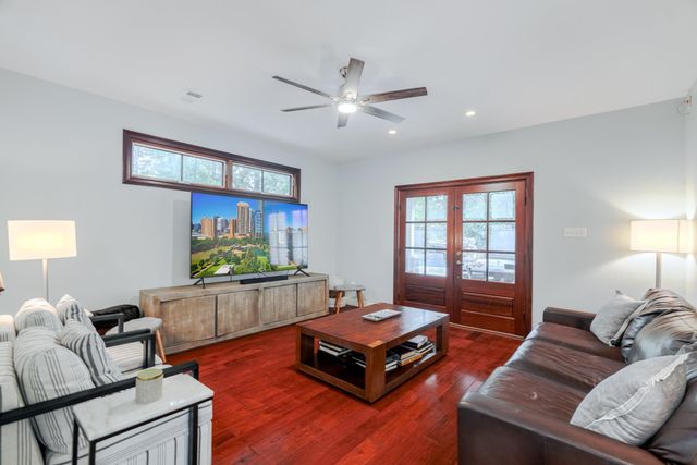 22 Vinca Trail, The Woodlands, TX 77382