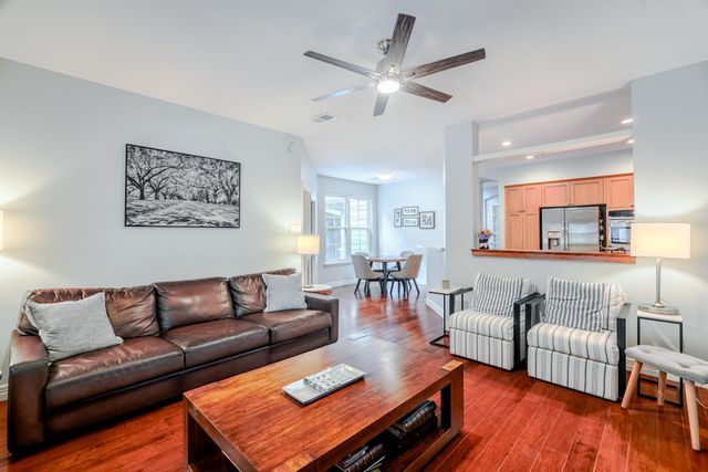 22 Vinca Trail, The Woodlands, TX 77382