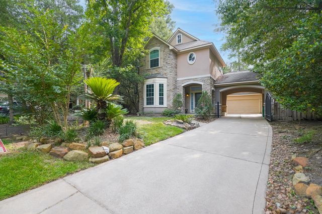 22 Vinca Trail, The Woodlands, TX 77382