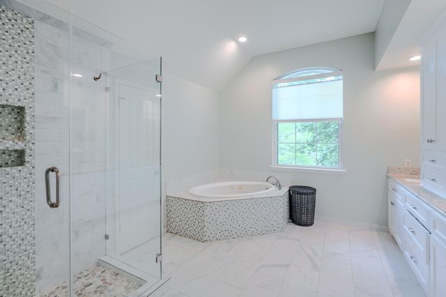 22 Vinca Trail, The Woodlands, TX 77382