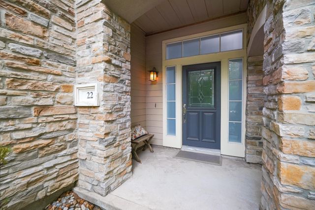 22 Vinca Trail, The Woodlands, TX 77382
