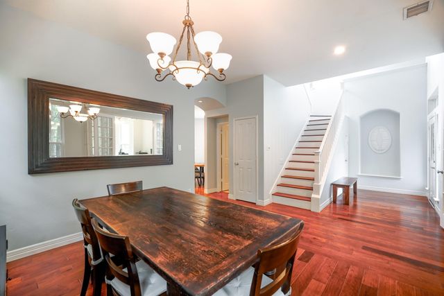 22 Vinca Trail, The Woodlands, TX 77382