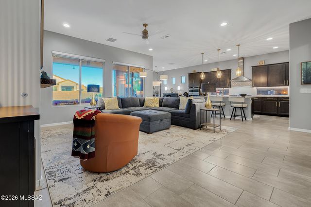 711 E Nubra Valley Place, Oro Valley, AZ 85755