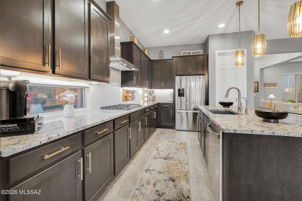 Image 11 of property listing at 711 E Nubra Valley Place, Oro Valley, AZ 85755