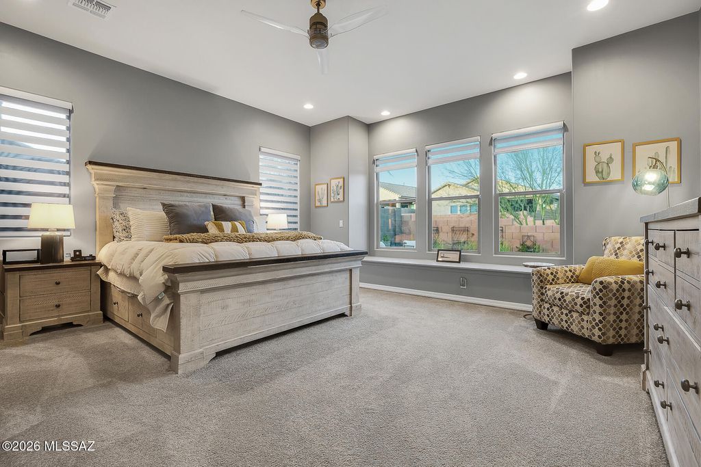 Image 16 of property listing at 711 E Nubra Valley Place, Oro Valley, AZ 85755