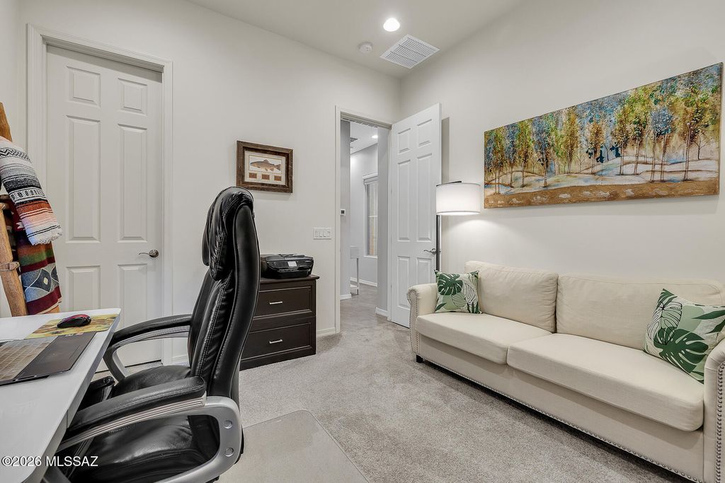 Image 22 of property listing at 711 E Nubra Valley Place, Oro Valley, AZ 85755