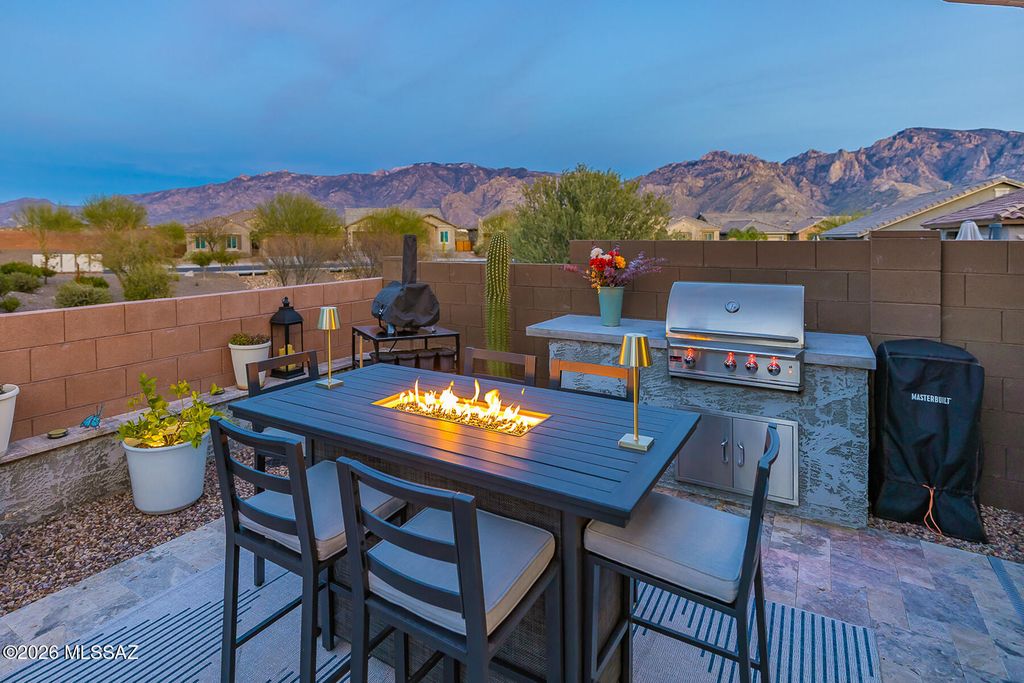 Image 31 of property listing at 711 E Nubra Valley Place, Oro Valley, AZ 85755