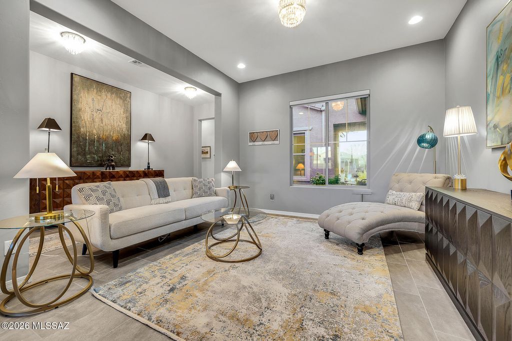 Image 6 of property listing at 711 E Nubra Valley Place, Oro Valley, AZ 85755