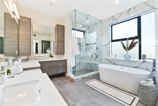 454 S HOLT Avenue, Beverly Hills, CA 90048