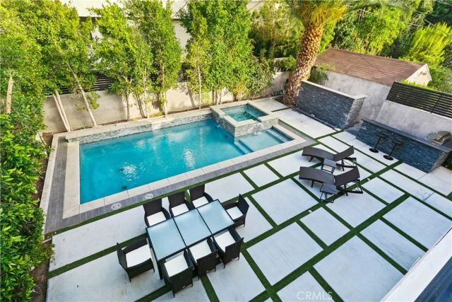 454 S HOLT Avenue, Beverly Hills, CA 90048