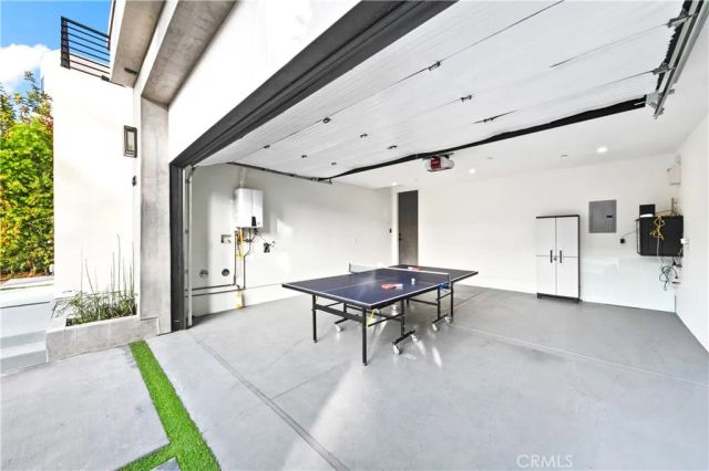 454 S HOLT Avenue, Beverly Hills, CA 90048