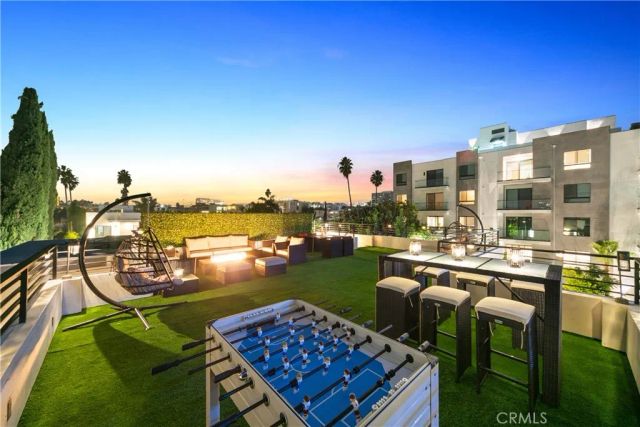 454 S HOLT Avenue, Beverly Hills, CA 90048