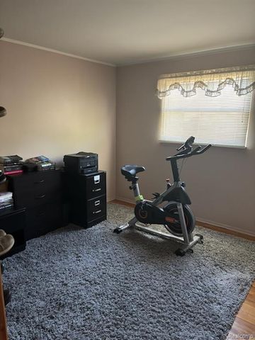 50044 Vinecrest Lane, New Baltimore, MI 48047