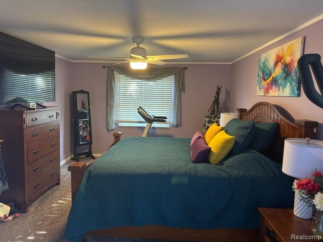 50044 Vinecrest Lane, New Baltimore, MI 48047