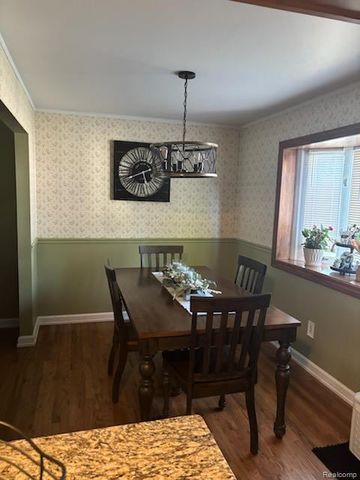 50044 Vinecrest Lane, New Baltimore, MI 48047