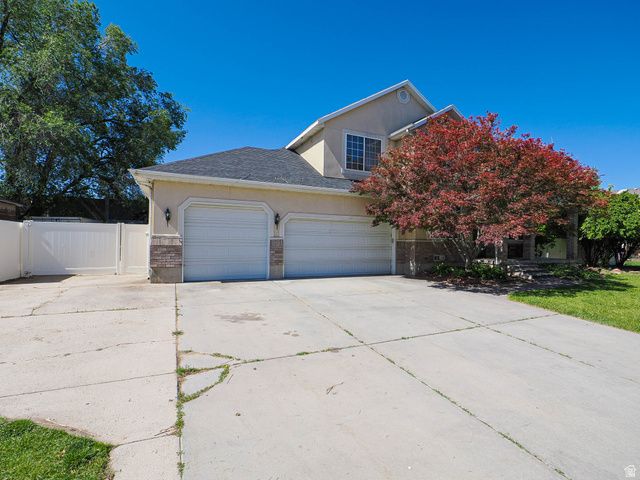 157 W CLAY PARK DR, Murray, UT 84107