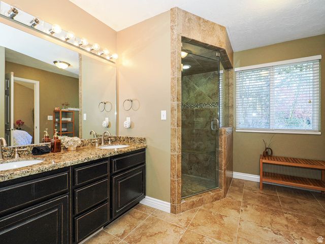 157 W CLAY PARK DR, Murray, UT 84107