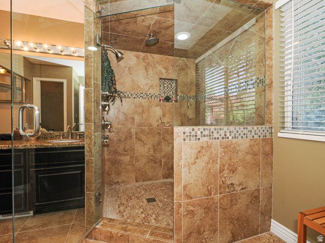 157 W CLAY PARK DR, Murray, UT 84107