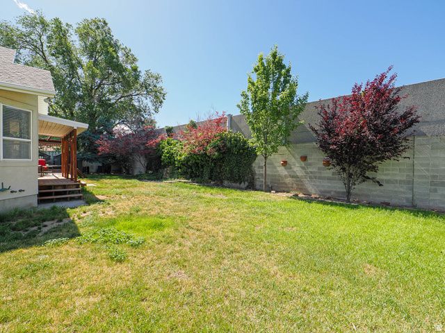157 W CLAY PARK DR, Murray, UT 84107