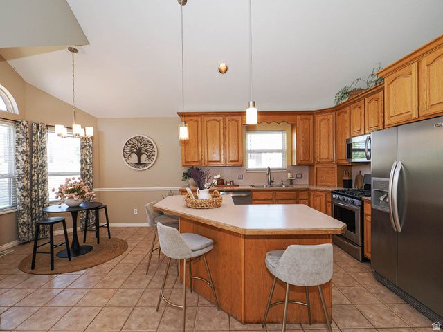 157 W CLAY PARK DR, Murray, UT 84107