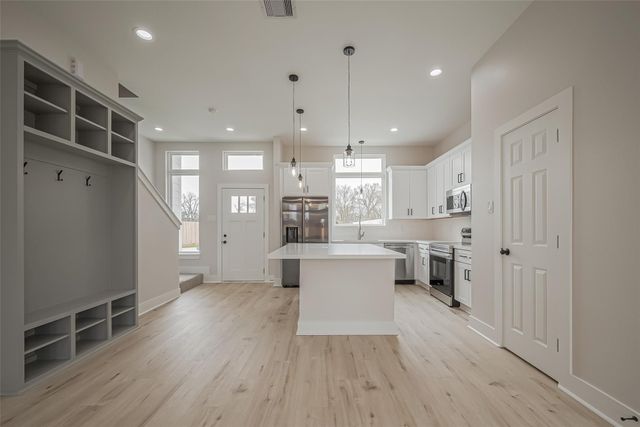 918 Saint Clair Street B, Houston, TX 77088