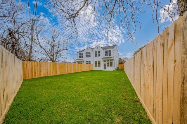 918 Saint Clair Street B, Houston, TX 77088